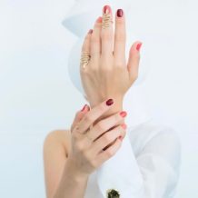 Photogenic Poses to Show Off Your Manicure: Nail Photography Tips
